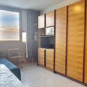 Studio. 5 Eme Etage. Deux Personnes. Appartement